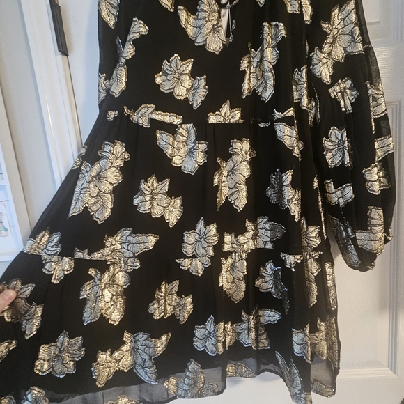 Tommy Bahama Shimmering Shores Longs Sleeve Tiered Dress: Black & Gold Metallic - Picture 6 of 14